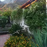 Yellow House Di Giulia