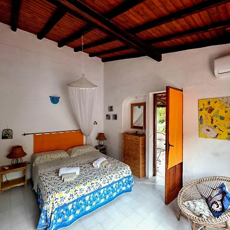 Yellow House Di Giulia Vulcano (Isola)