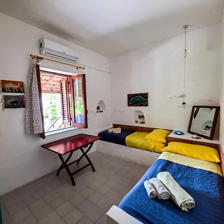 Yellow House Di Giulia * Vulcano (Isola)